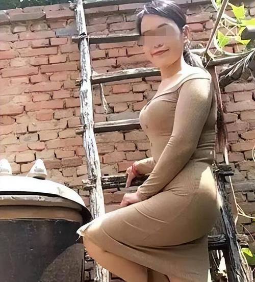 一边摸一边舔受不了了的相关介绍
