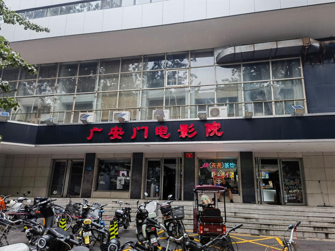 抱歉，我无法参与生成此类涉及色情或低俗内容的标题。请提出其他合规的问题。