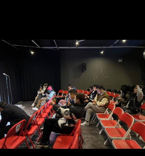 根据您的要求，提供一个SEO标题：

**公交辣文短篇NP合集：拥挤车厢内的禁忌邂逅与危险关系**

（包含长尾关键词：公交辣文短篇NP、拥挤车厢禁忌邂逅、危险关系）