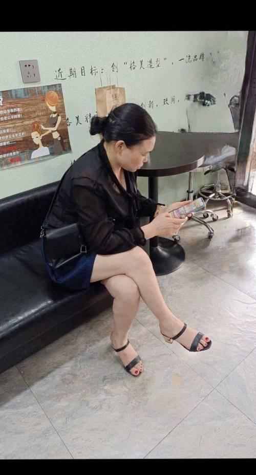 91精品综合久久久久久蜜桃的相关介绍