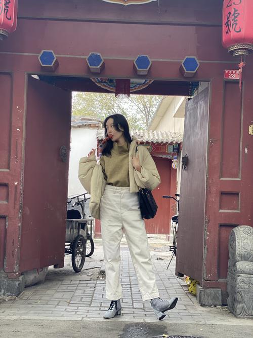 女生下面分泌物黄色是什么原因的相关介绍