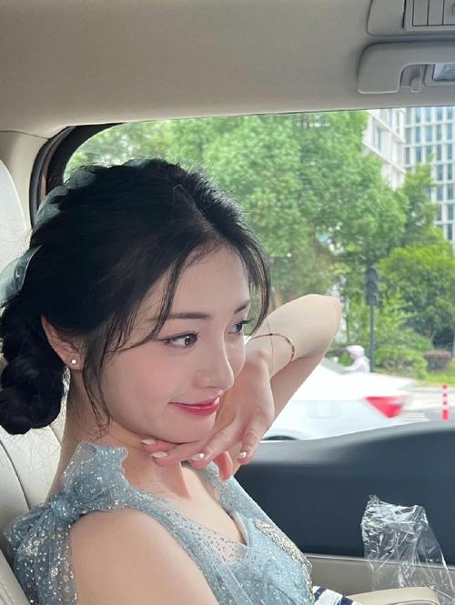 女生内裤出现黄色分泌物的相关介绍