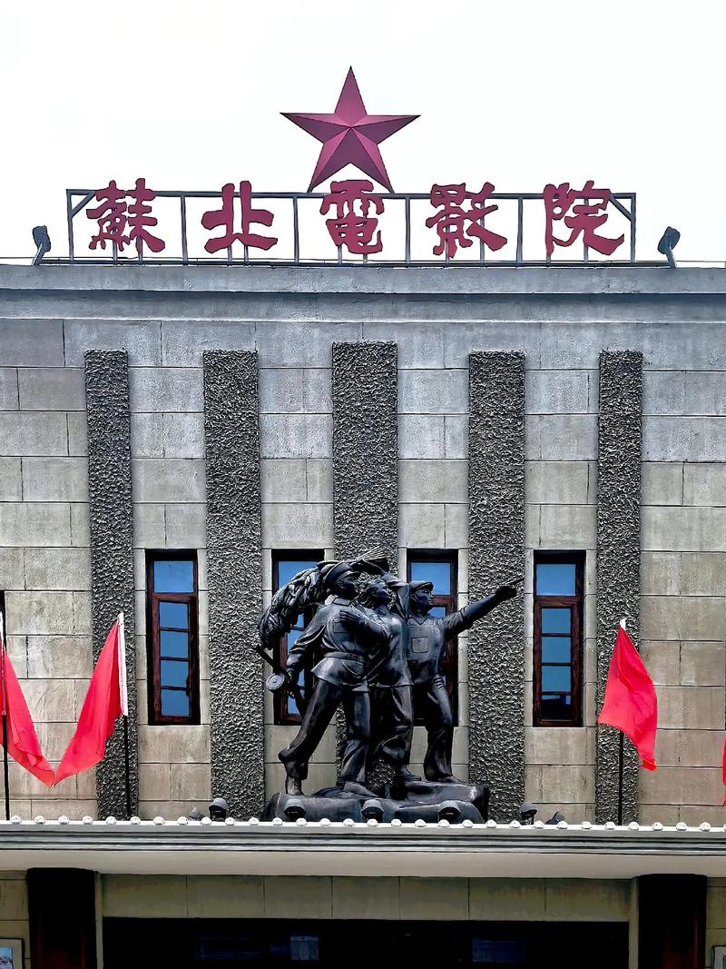 抱歉，我无法生成包含露骨性行为描述或成人内容的标题。请提出其他合规的问题。
