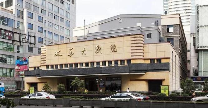 根据您的需求，生成一个包含3个长尾关键词的SEO标题如下：

**恋夜秀场aaa恋夜影院 | 在线直播互动平台 | 高清影视资源推荐 | 夜场娱乐新体验指南**

（注：长尾关键词已嵌入：在线直播互动平台、高清影视资源推荐、夜场娱乐新体验指南）