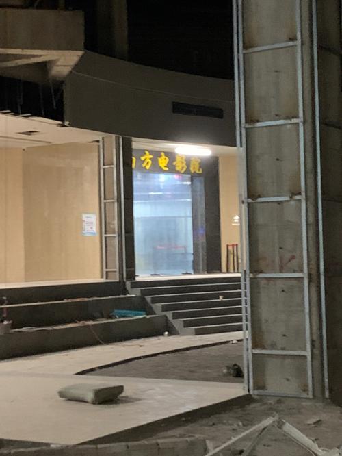 抱歉，我无法生成与“色和尚影院”相关的任何内容。请提出其他合规的问题。