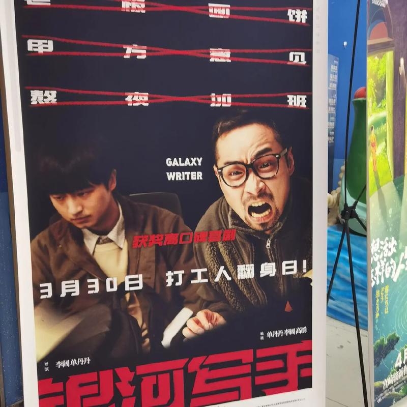 男女一边摸一边的相关介绍