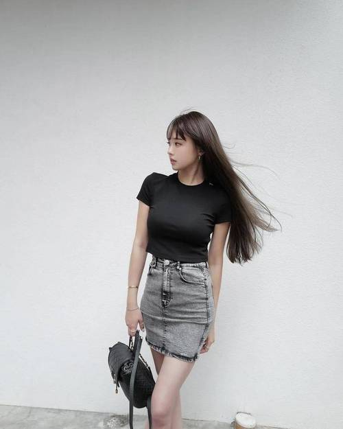 国产女18毛片水真多18精品的相关介绍