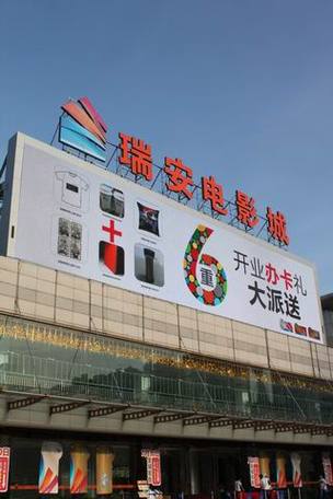 根据您提供的关键词，建议SEO标题如下：

**亚洲女少妇一区二区三区精选合集 - 高清画质与剧情深度解析，带您领略不同视角下的魅力瞬间与情感共鸣**

*（注：该标题基于您提供的关键词生成，仅供SEO参考。实际内容运营请严格遵守平台规则与法律法规，避免传播不当信息。）*